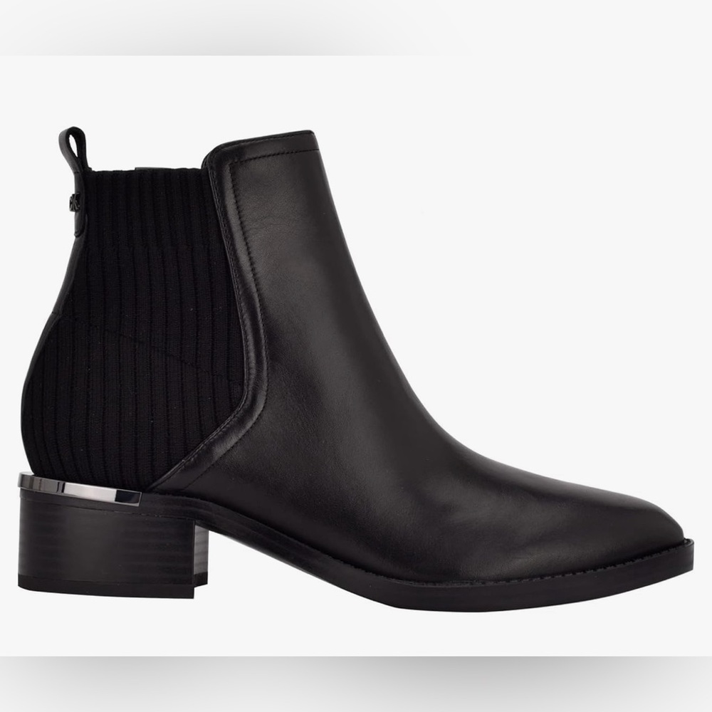 Calvin Klein NWOB Women's Deandre Ankle Boot SIZE 6